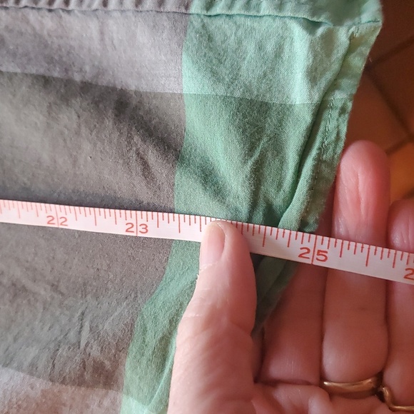 Patagonia Green and‎ Gray Plaid Sleeveless Button-up Sz. XS Shirt Blouse - Picture 9 of 9